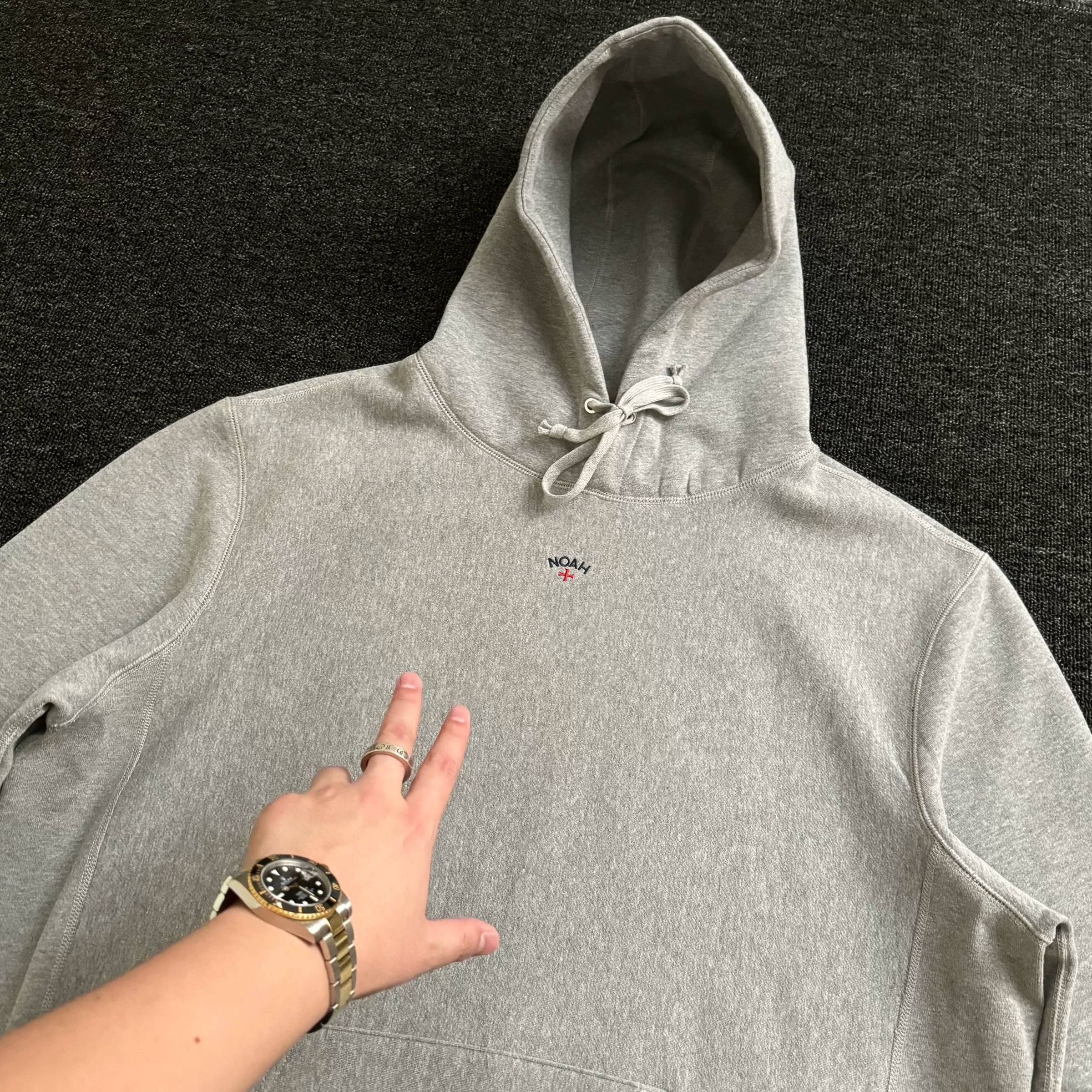 NOAH MARS Men Thread Splice Hoodie Chest Cross Embroidered Badge