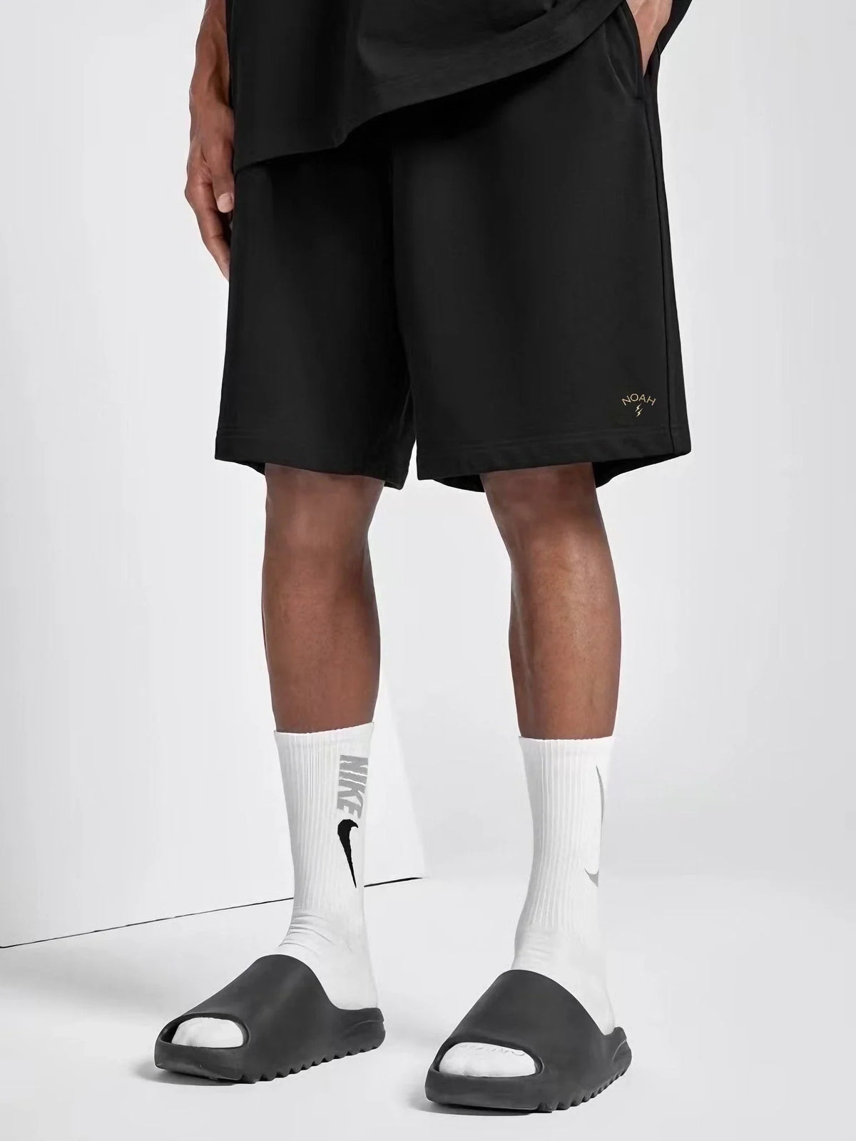 NOAH MARS Lightning Embroidery Thin Cool Five Quarter Knit Shorts for Men Couple
